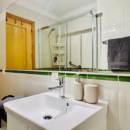 Precioso Centrico Уэльва